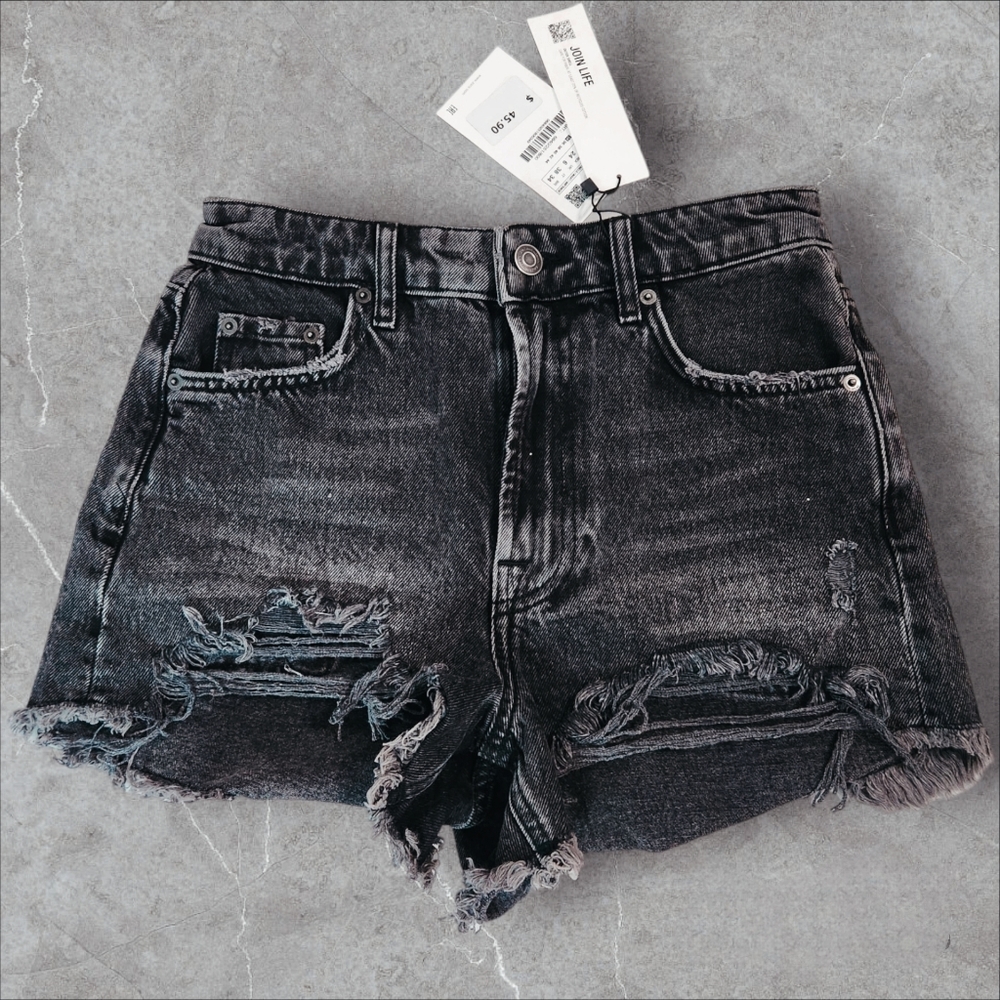 New w Tags ZARA Stylish high waisted shorts